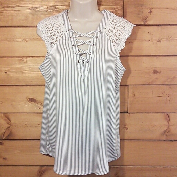 Maurices | Crochet Cap Sleeve Pinstripe Blouse M - Picture 1 of 3